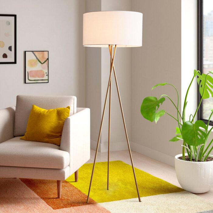Kassa Modern Tri-stand Floor Lamp